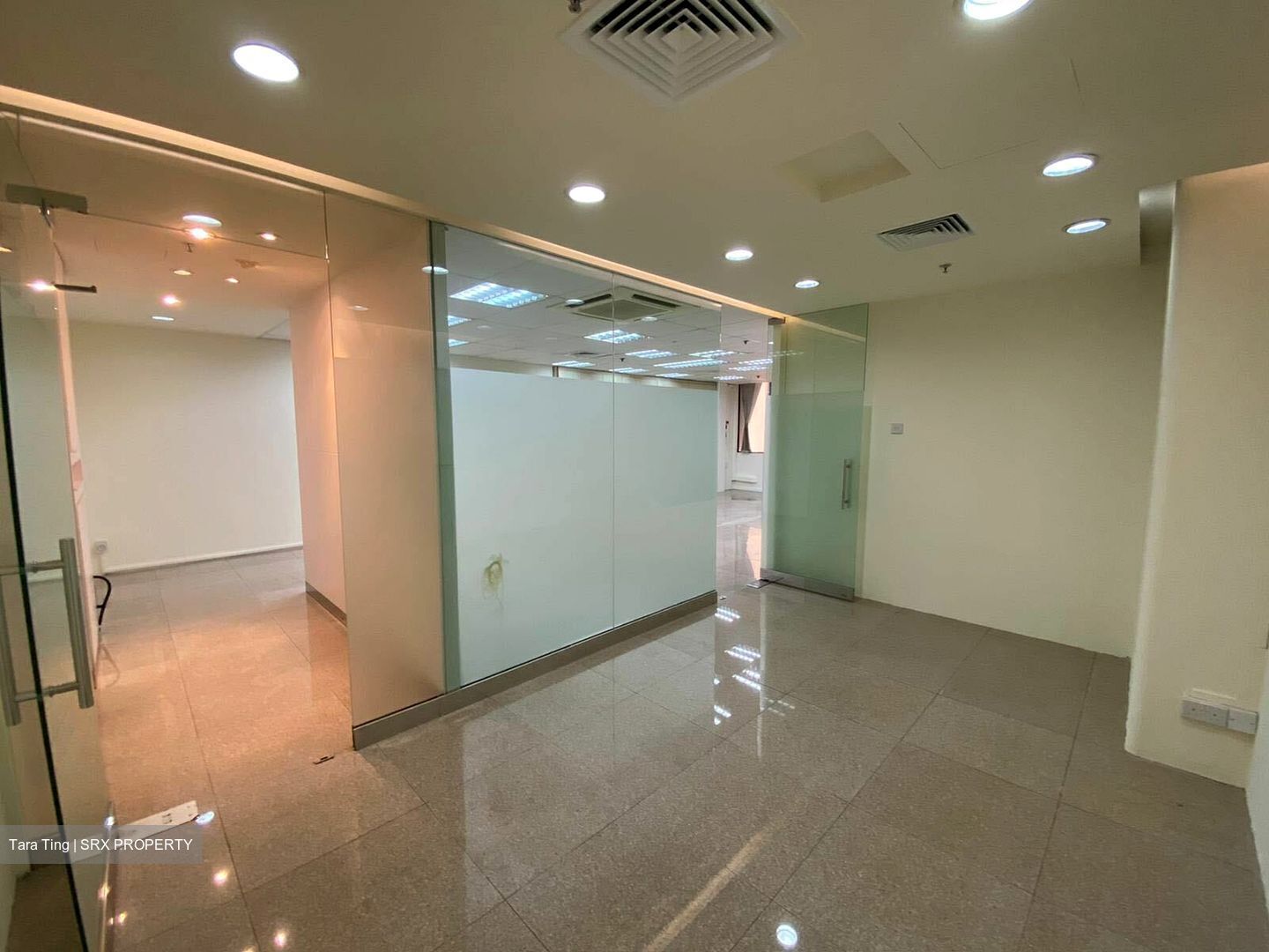 International Plaza (D2), Office #470679471